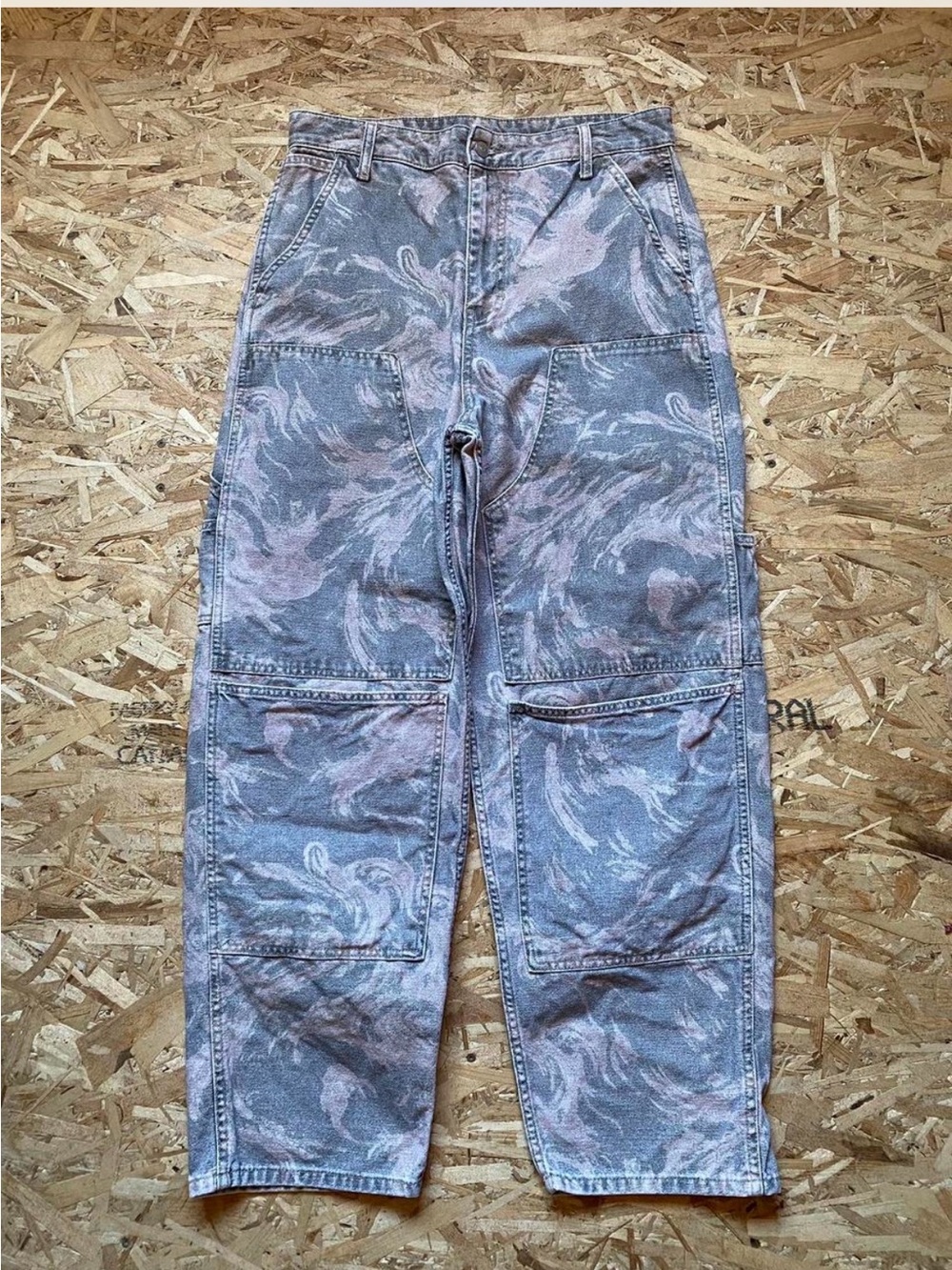 Zara Men's Cargo Pants in Grey and Pink Camo Wash